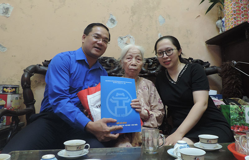 Tuổi trẻ Thủ đô tri ân các anh hùng liệt sỹ