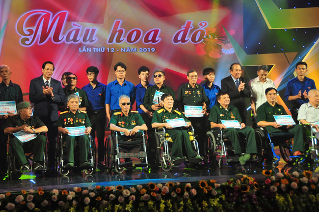 “Màu hoa đỏ” lần thứ 12 Kết nối, lan tỏa những tấm lòng tri ân