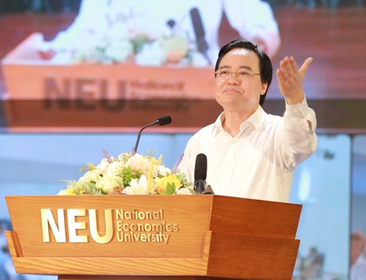 Cần rút kinh nghiệm trong dạy học môn Lịch sử và Tiếng Anh