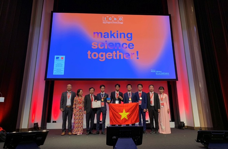 Việt Nam đoạt 2 Huy chương Vàng Olympic Hóa học quốc tế