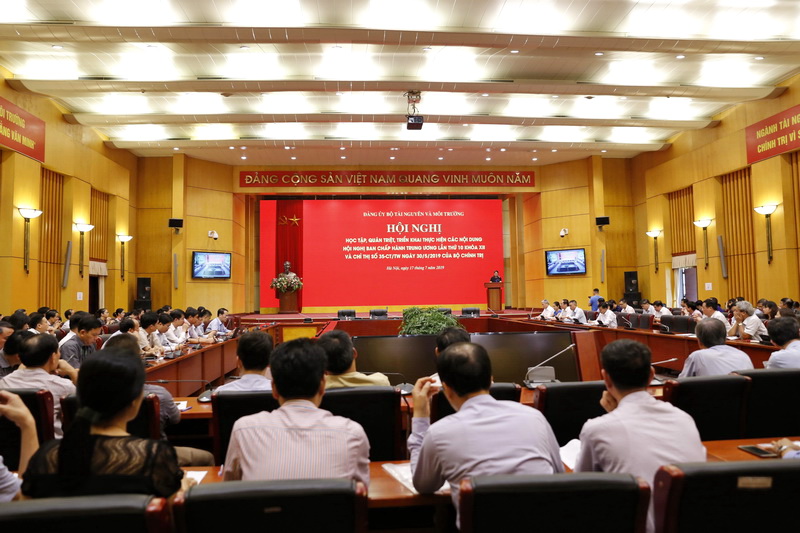 Khẩn trương xây dựng kế hoạch thực hiện Chỉ thị 35 của Bộ Chính trị đảm bảo phù hợp, sát với thực tiễn