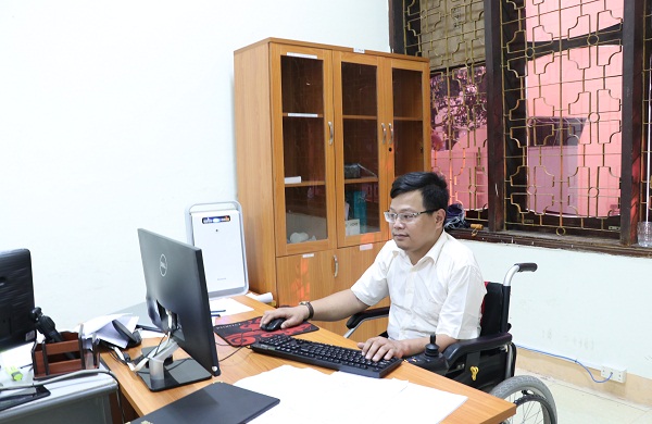 Người công nhân khuyết tật Vũ Thanh Hồng - tấm gương vượt lên số phận