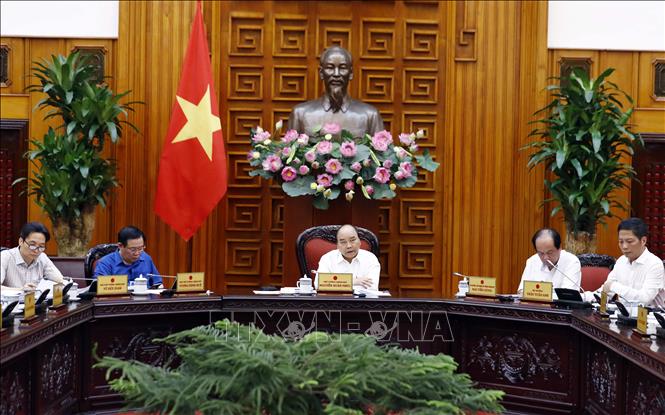 Thường trực Chính phủ họp bàn thúc đẩy phát triển thương mại