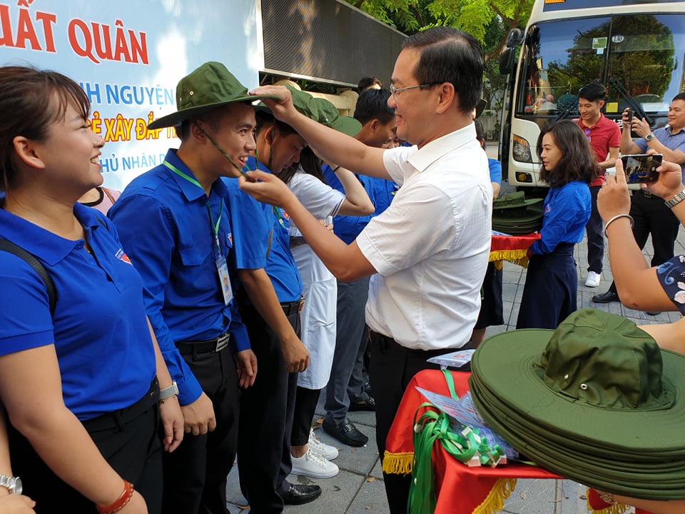 Tuổi trẻ Thủ đô xuất quân hoạt động tình nguyện tại Lào