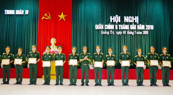 Trung đoàn 19, 6 tháng đầu năm kết nạp 40 đảng viên mới