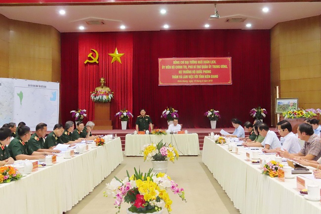 Đại tướng Ngô Xuân Lịch thăm và làm việc tại tỉnh Kiên Giang