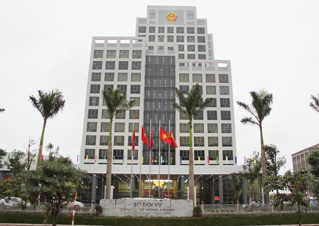 Bộ Nội vụ Cán bộ, công chức thi đua thực hiện văn hóa công sở