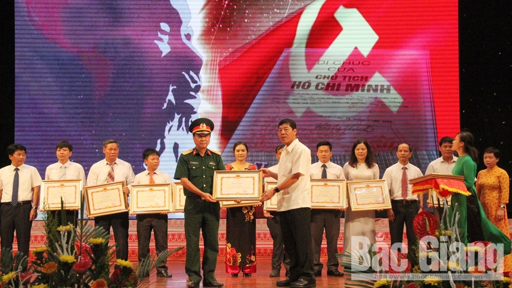 Nhiều hoạt động kỷ niệm 50 năm thực hiện Di chúc của Chủ tịch Hồ Chí Minh