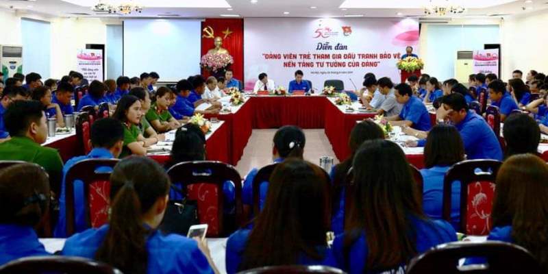 Đảng viên trẻ tham gia đấu tranh bảo vệ nền tảng tư tưởng của Đảng