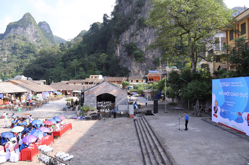 Giới trẻ chia sẻ quan điểm về đổi mới giáo dục