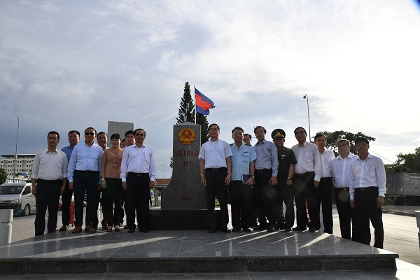 Bảo vệ vững chắc chủ quyền lãnh thổ, an ninh biên giới quốc gia