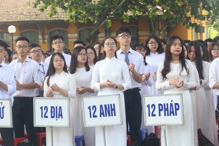 Hà Nội đề nghị linh hoạt trong thu phí BHYT HSSV
