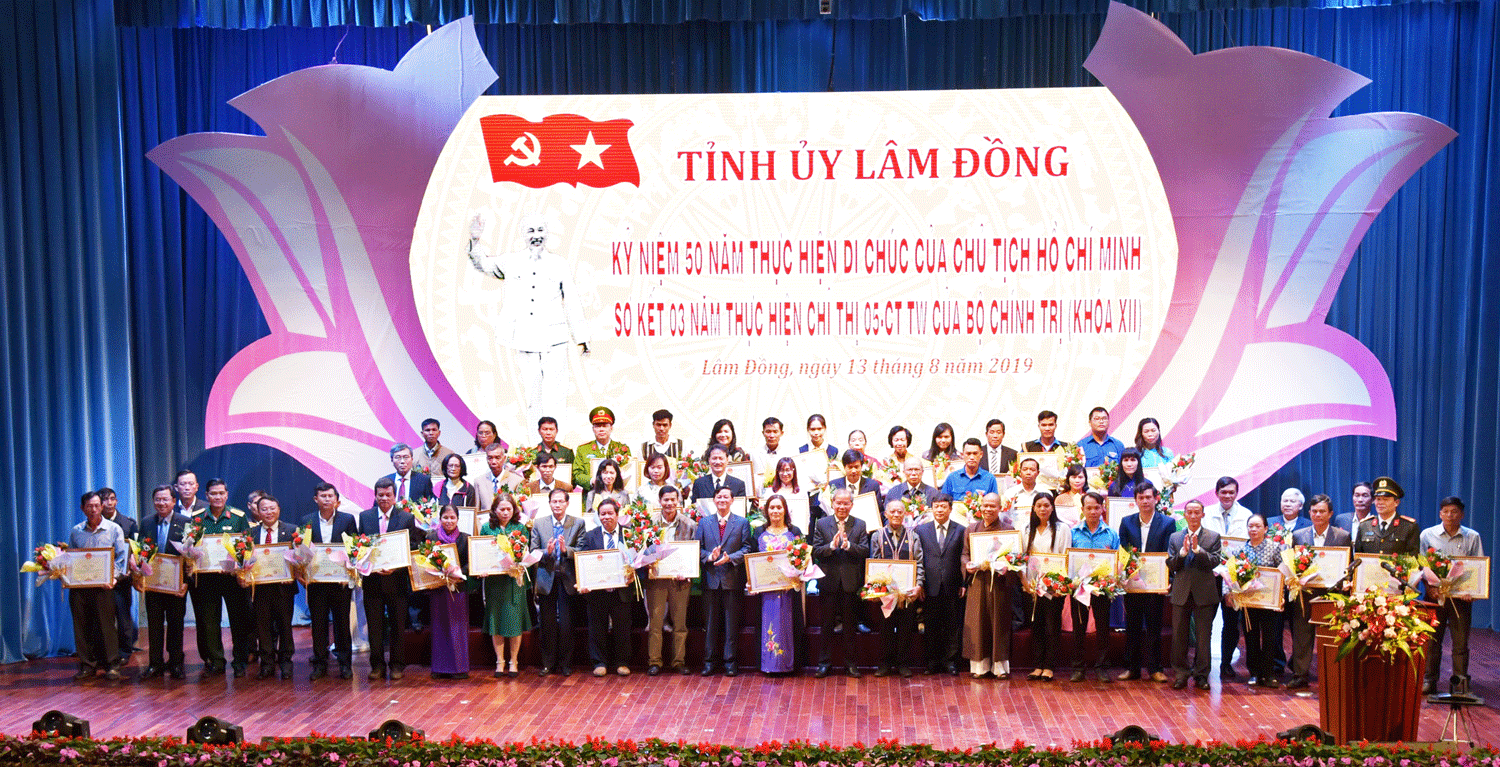 Lâm Đồng Tuyên dương 56 điển hình trong học tập và làm theo lời Bác