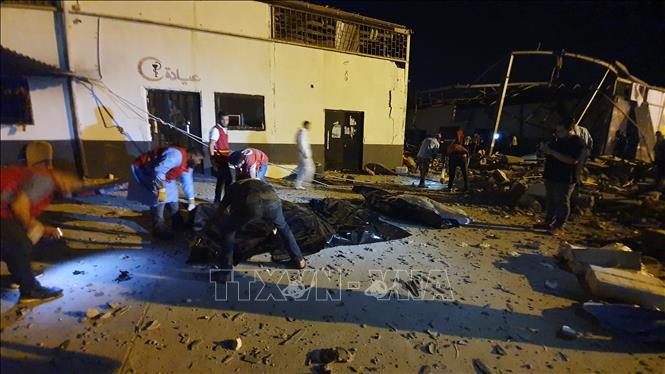 Hơn 100 người thương vong trong vụ không kích ở miền Nam Libya