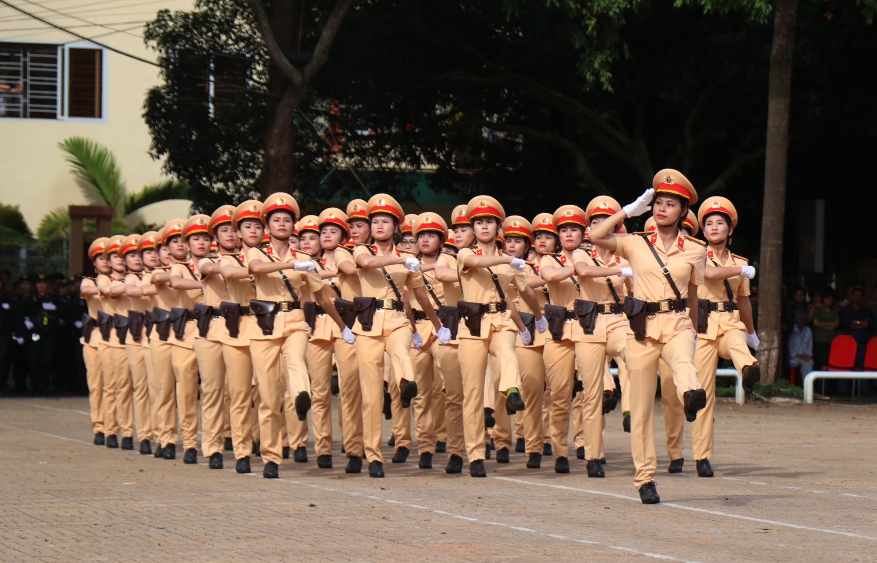 Gần 600 cán bộ, chiến sĩ Công an thi điều lệnh, bắn súng, võ thuật