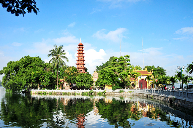 Cổ kính chùa Trấn Quốc