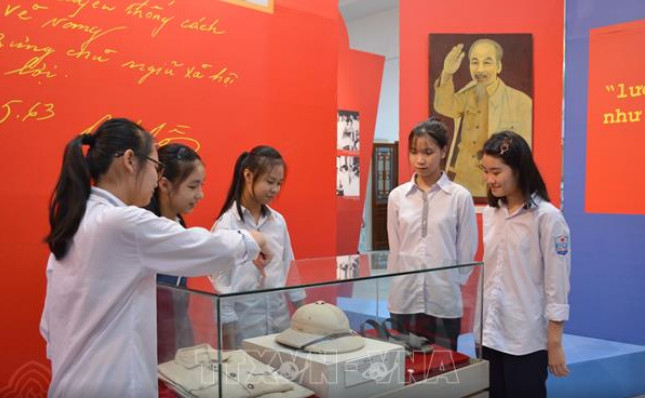 Triển lãm Bác Hồ với Đảng bộ và nhân dân Nam Định