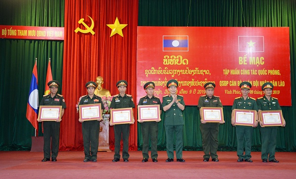 Hỗ trợ tập huấn công tác quốc phòng, quân sự địa phương cho QĐND Lào