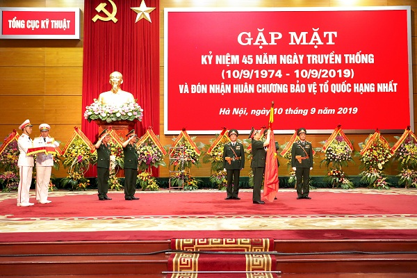 Tổng cục Kỹ thuật đón nhận Huân chương Bảo vệ Tổ quốc hạng Nhất