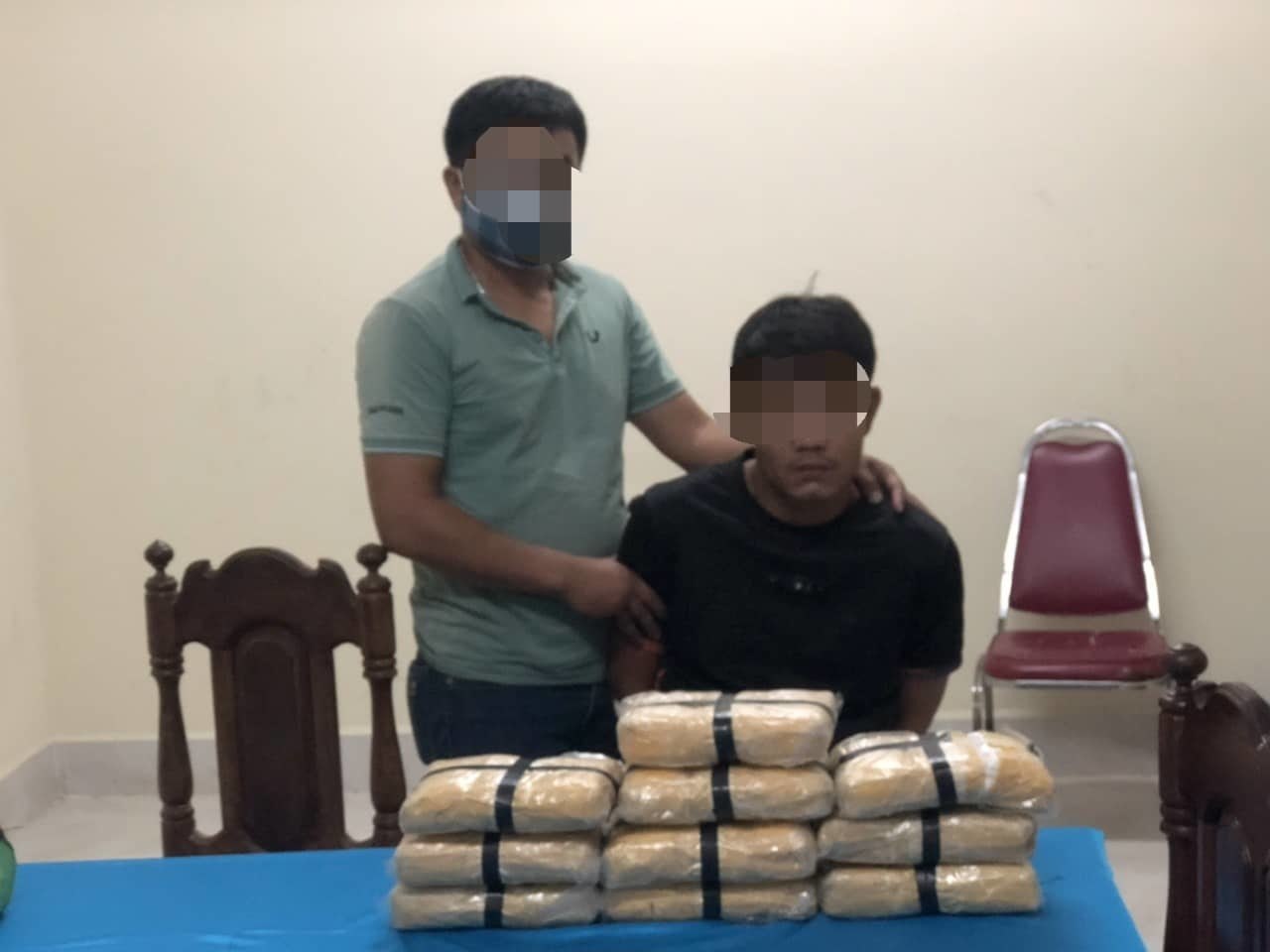Quảng Trị Bắt đối tượng chuyển 60 000 viên ma tuý