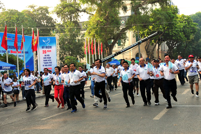 Sôi nổi Giải chạy Báo Hà Nội mới 2019