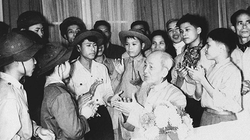 Lời Bác dặn trước lúc đi xa