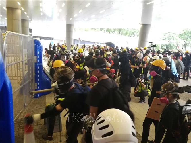 Cảnh sát Hong Kong cảnh báo những đối tượng biểu tình quá khích