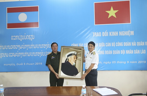 Trao đổi kinh nghiệm công tác Công đoàn Quân đội Việt Nam - Lào
