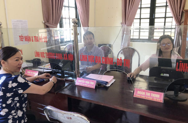 Hà Nội hưởng ứng Cuộc vận động công chức, viên chức nói không với tiêu cực