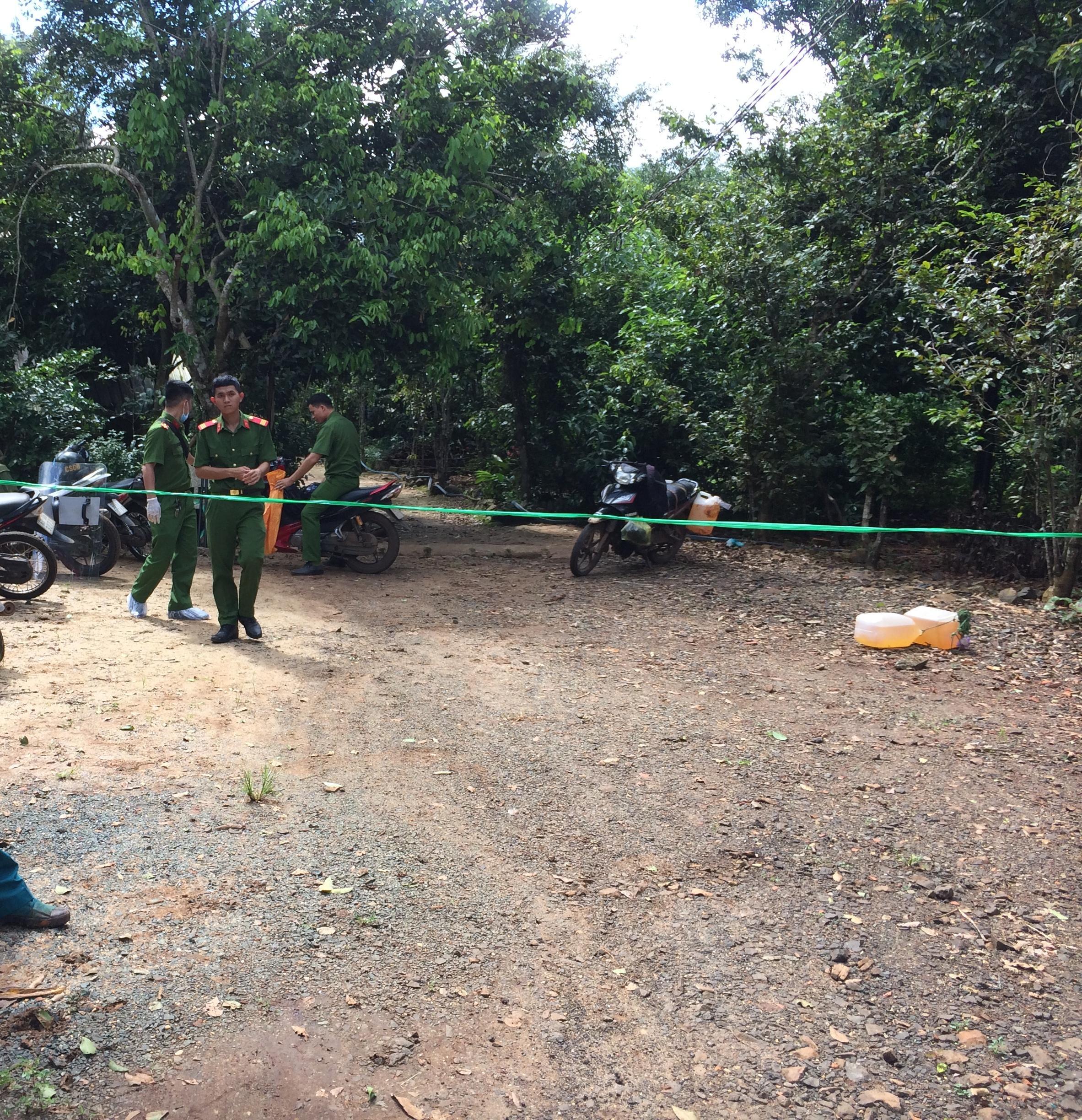 Mâu thuẫn đất đai, em trai bắn chết chị dâu, làm anh ruột trọng thương