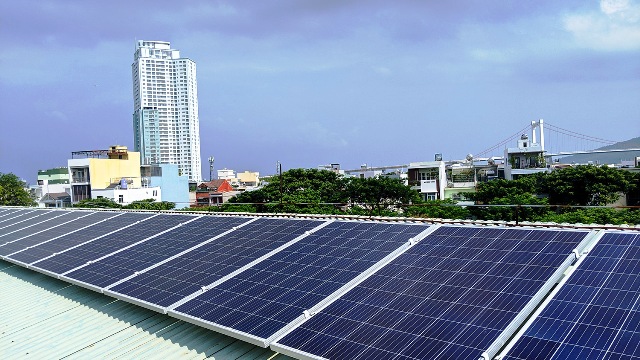 Khánh thành hệ thống điện năng lượng mặt trời lắp mái
