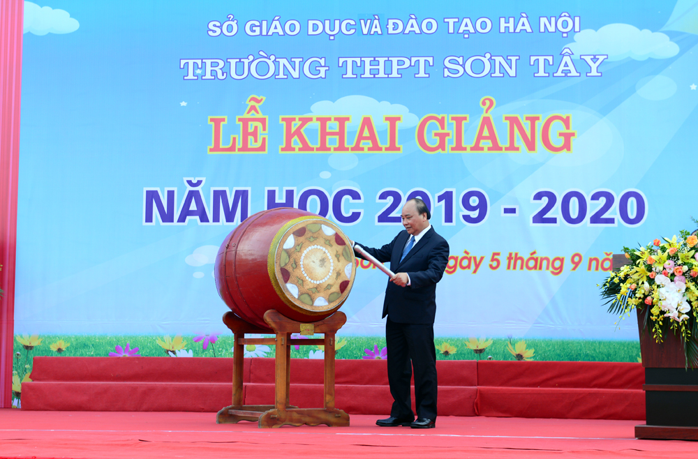 Dạy chữ phải đi đôi với dạy người