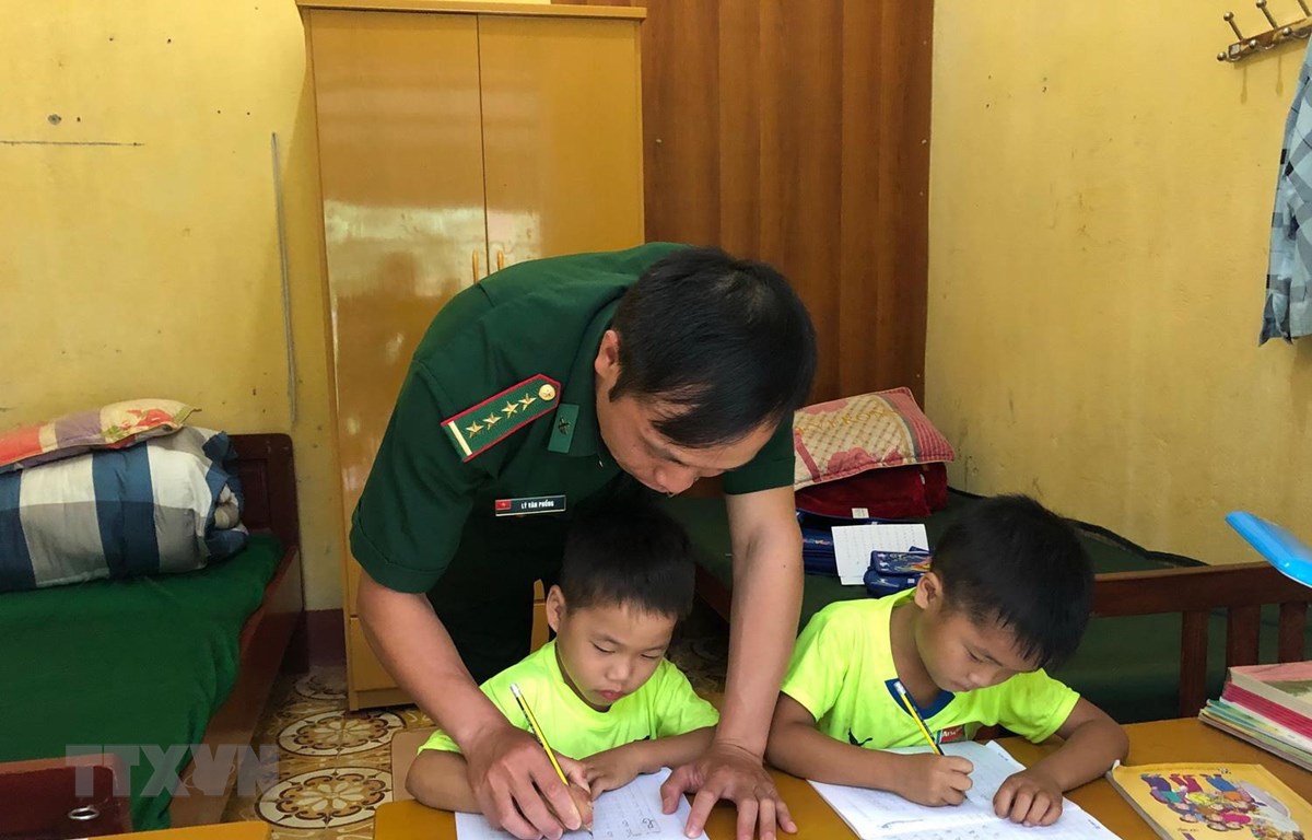 Những người cha mang quân hàm xanh