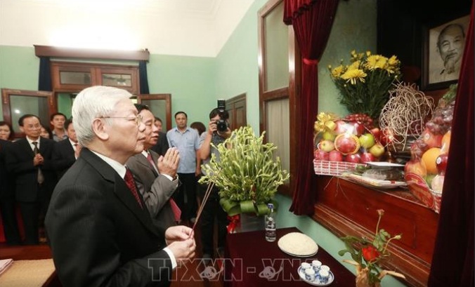 Tổng Bí thư, Chủ tịch nước Nguyễn Phú Trọng dâng hương tưởng niệm Chủ tịch Hồ Chí Minh 🎥