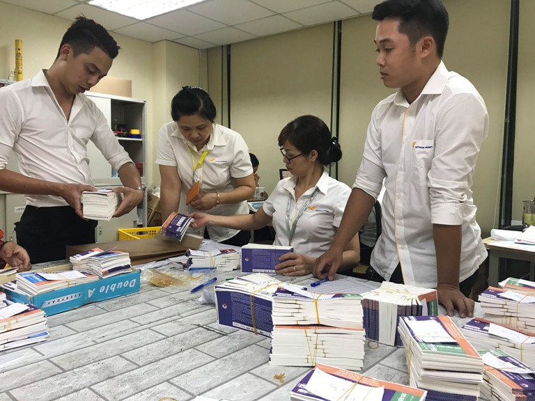 Bắt đầu chuyển phát hơn 18 000 vé trận Việt Nam – Malaysia qua bưu điện