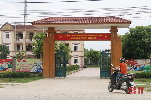 Hà Tĩnh Kỷ luật 4 cán bộ xã dùng bằng tốt nghiệp THPT giả