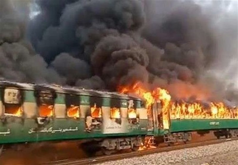 Cháy tàu hỏa tại Pakistan, ít nhất 65 người thiệt mạng
