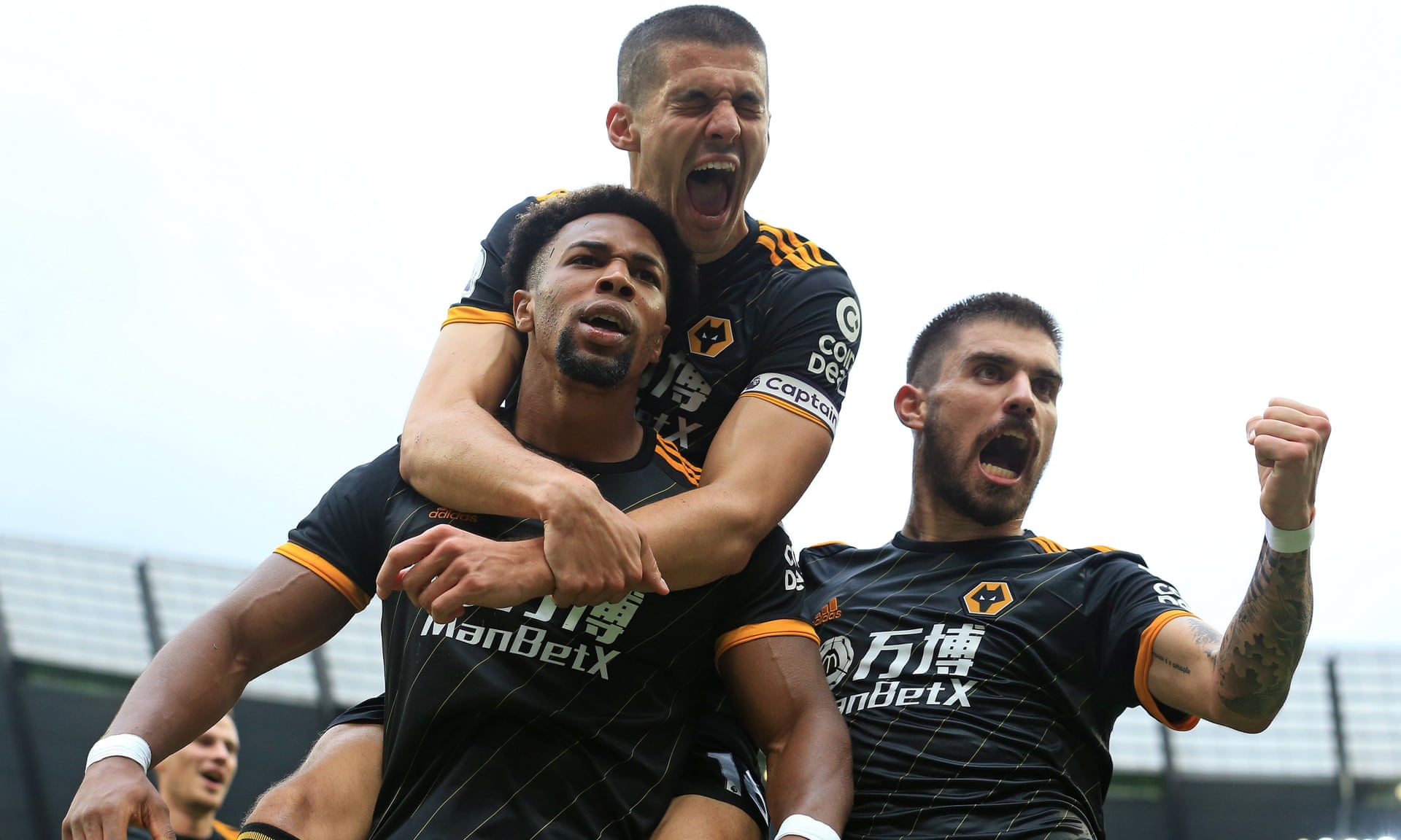 Man City bất ngờ gục ngã ở vòng 8 Premier League
