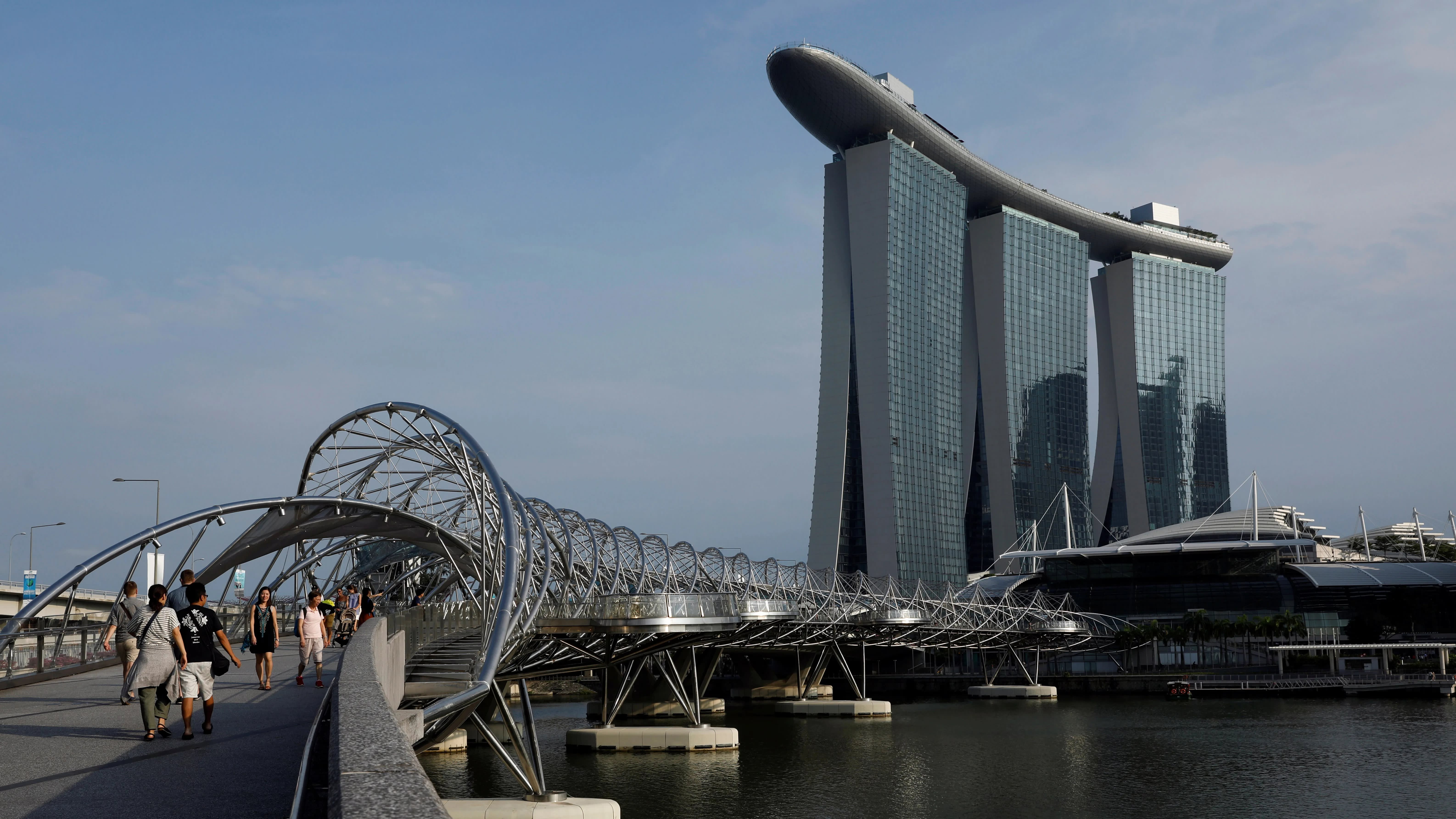 Singapore quyết định nới lỏng chính sách tiền tệ