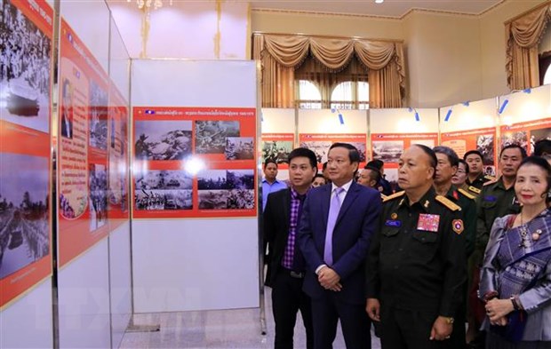 Triển lãm 70 năm quân tình nguyện và chuyên gia Việt Nam tại Lào