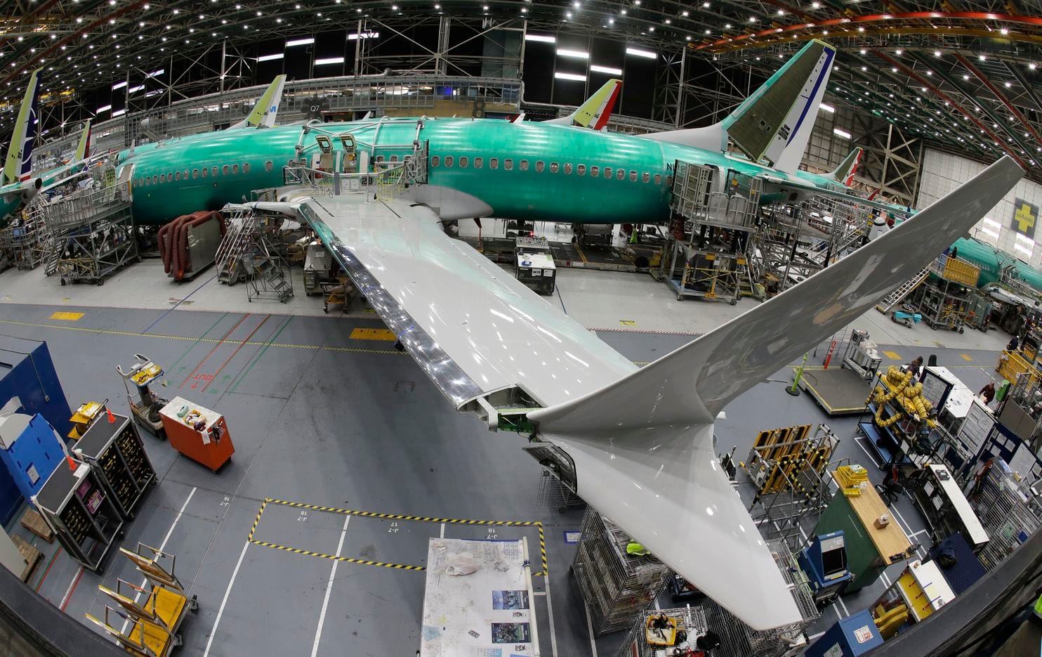 Lợi nhuận ròng quý III của Boeing giảm hơn 50