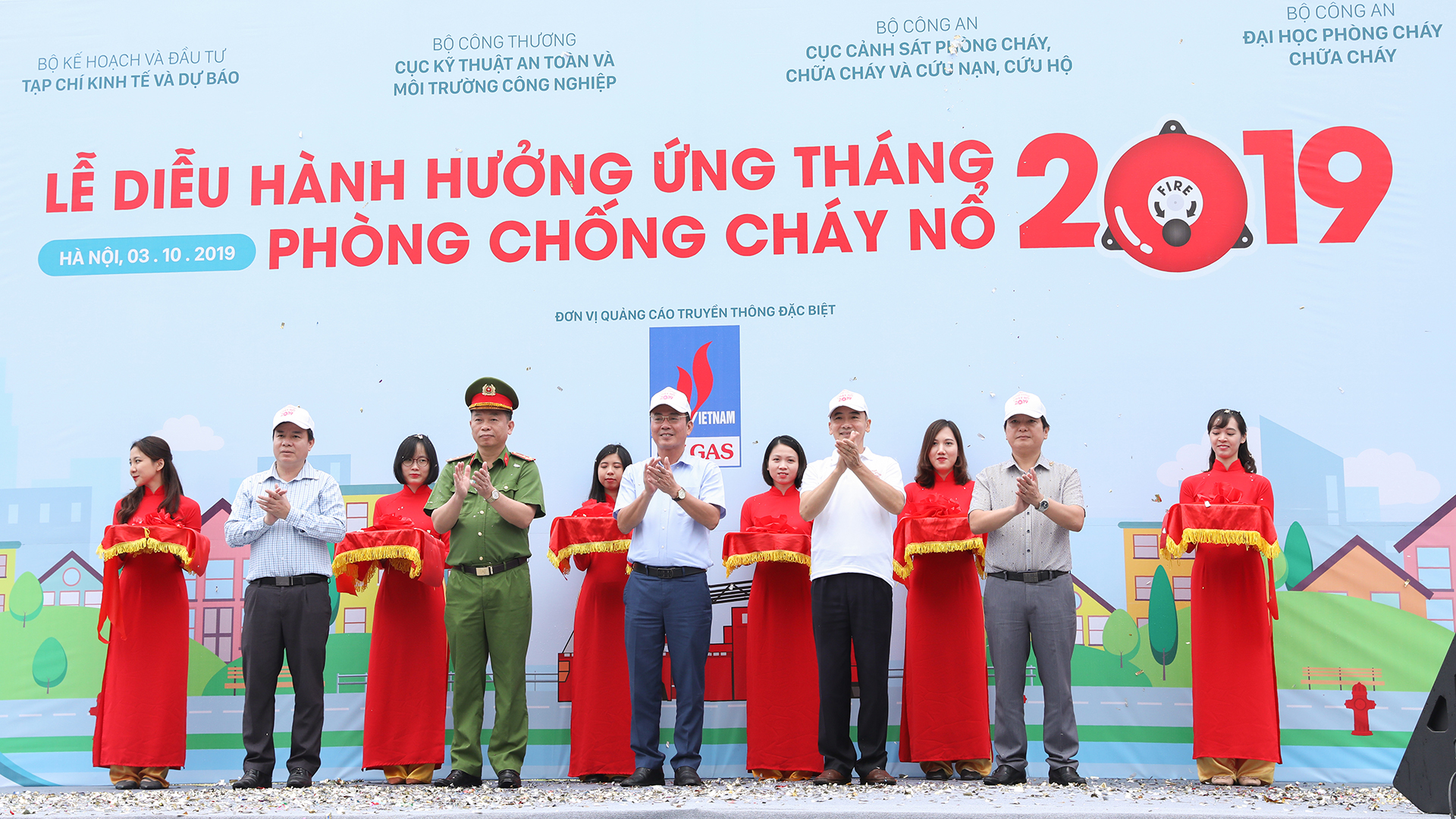 Đạp xe diễu hành hưởng ứng Tháng phòng chống cháy nổ 2019