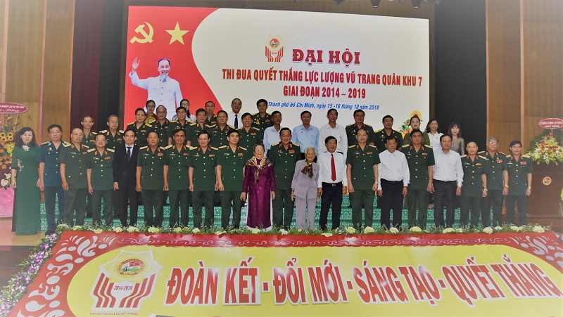 Gắn phong trào thi đua với đẩy mạnh học tập và làm theo Bác