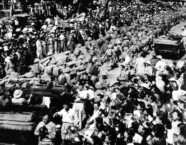 Không khí hào hùng Ngày Giải phóng Thủ đô năm 1954