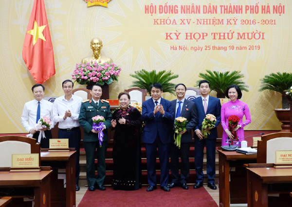 Miễn nhiệm nhiều chức danh Ủy viên UBND TP Hà Nội