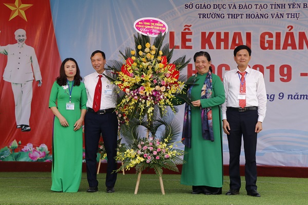 Phó Chủ tịch Quốc hội Tòng Thị Phóng dự lễ khai giảng tại Yên Bái