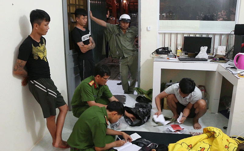 Triệt phá băng nhóm “tín dụng đen” ở Bình Phước