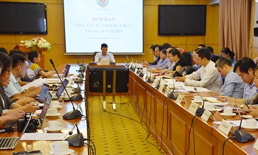 Bộ Tư pháp phát hiện 28 văn bản trái luật