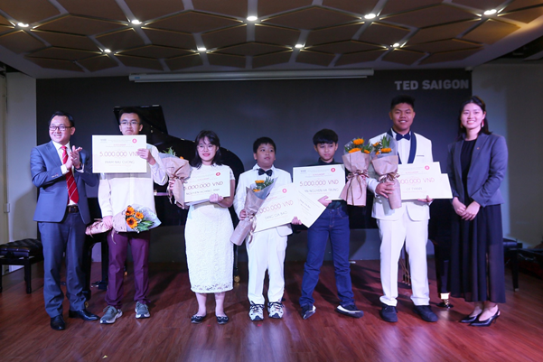 Trao học bổng và giấy chứng nhận học viên tham dự PIMF 2019