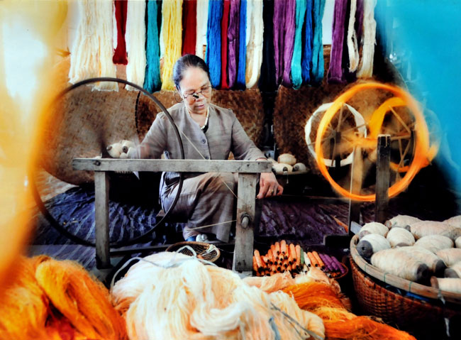 Phùng Xá rộn tiếng thoi đưa thời hội nhập